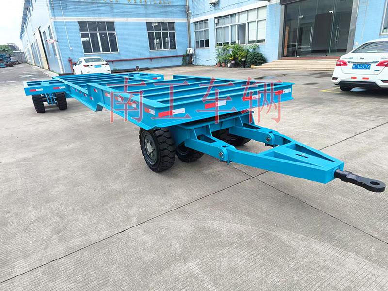 30噸4米寬骨架式重型平板拖車(chē)